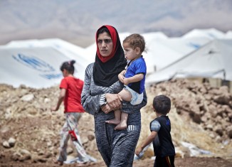 ئاوارێن ئاکرێ داخوازا نوشدارێن ژن دکەن