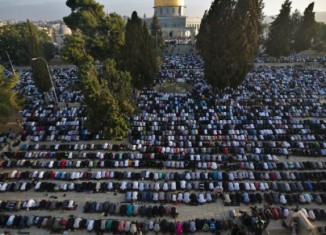 ئسرائيل رێ دا ههر كهسێ بڤێت ل مزگهفتا قودسێ نڤێژا ئهينيێ بكهت