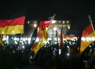 ئورۆپیان دژی ئیسلامیێن هشكباوهر دەست ب خوەنیشادانان کر