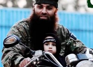 دایكهك ب رێیا فێسبوكێ دزانیت زارۆیێ وێ یێ ل ناڤ داعش