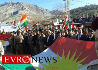 وێنهيى: کەرنەڤالا رۆژا ئالايی ل دینارتە