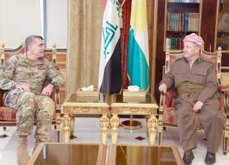 سەرۆك بارزانی پێشوازیێ ل فەرماندەیێ هێزێن هەڤپەیمانان ل ئیراقێ و سووریێ دكەت