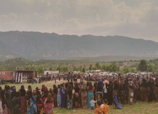 پرەكا بهێزە دناڤبەرا گەنج و دانعەمران دا