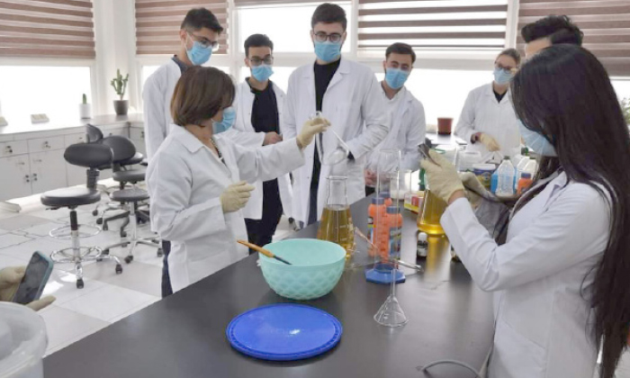 ل كۆلیژا دەرمانسازی یا زانكۆیا دهۆك سابوونەكا ساخلەم دهێتە بەرهەمئینان