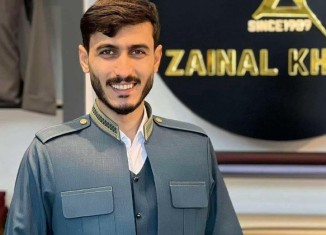 هەر سترانبێژەك نەشێت حەیرانان بێژیت