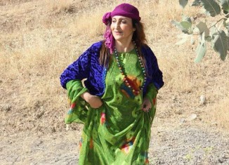 ئەكتەرا سەركەفتی ئەوە ژ دابونەریتێن جڤاكی دەر نەكەڤیت