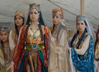 داستانا دەروێشێ عەڤدی و عەدۆلێ هاتە کلیپ کرن