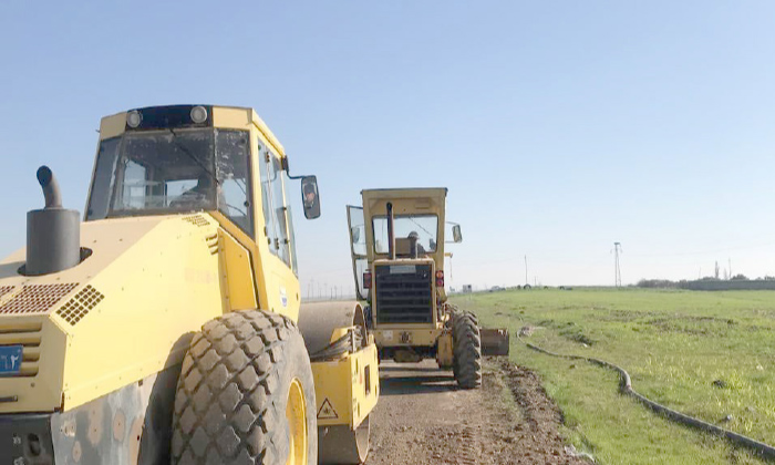 رێكێن ئاكرێ و بەردەڕەشێ