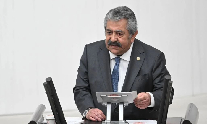 پێدڤـیە هـەموو ئالی کـار بۆ چـارەسـەرکرنا پرسـا کـوردی بکـەن