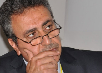 سوارێ پیر و هەسپێ وی یێ بێدەنگ و ماقویل